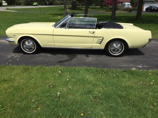 1966 Ford Mustang 289 V8 - photo 2