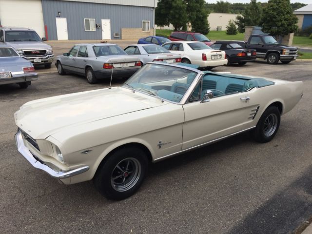 1966 Ford Mustang - photo 2