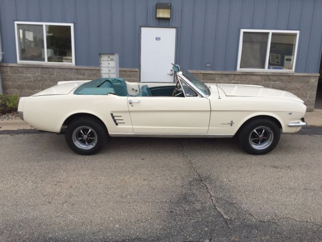 1966 Ford Mustang - photo 3