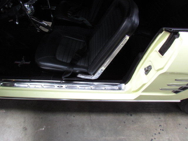 1966 Ford Mustang Convertible - photo 10