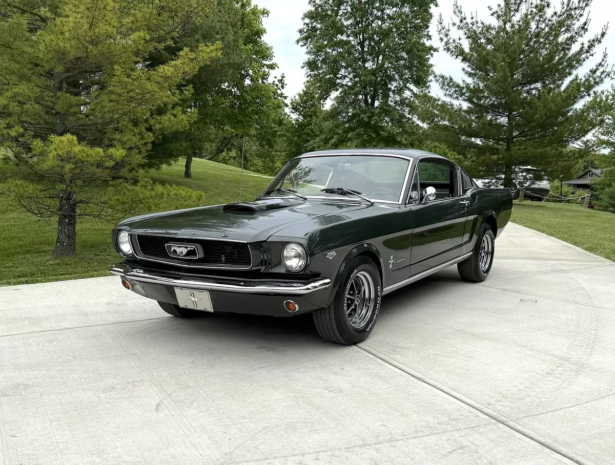 1966 MUSTANG FASTBACK C-CODE 289 AUTO DISC FOLD DOWN FACTORY IVY GREEN 1966 FORD FASTBACK MUSTANG FASTBACK 289 AUTO DISC FOLD DOWN
