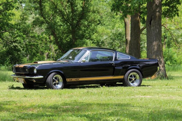 1966 Ford Mustang GT350 - photo 2