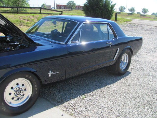 1966 Ford Mustang drag race.race car,nostalga