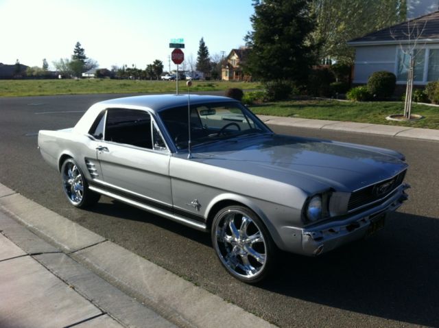 1966 Ford Mustang - photo 2