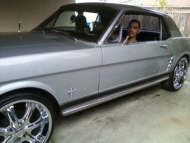 1966 Ford Mustang - photo 3