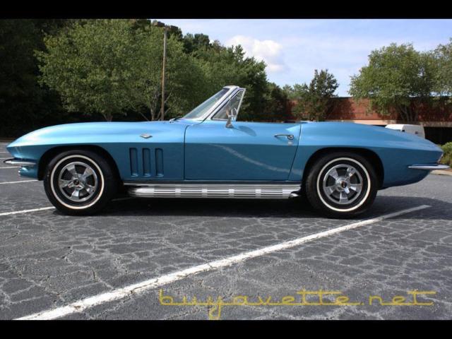 1966 Chevrolet Corvette Convertible - photo 11