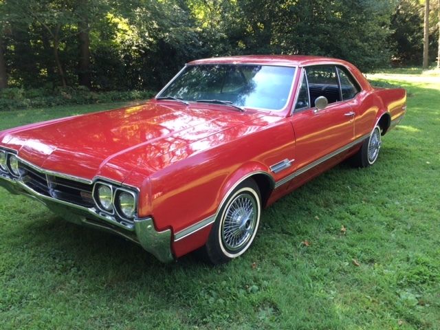 1966 Oldsmobile 442 Holiday 3 Deuce/ Tri-Power 1966 Oldsmobile 442 442