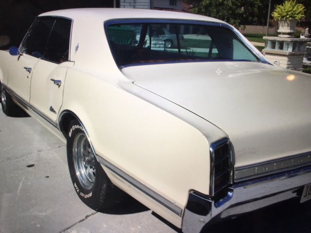 1967 Oldsmobile Cutlass - photo 2