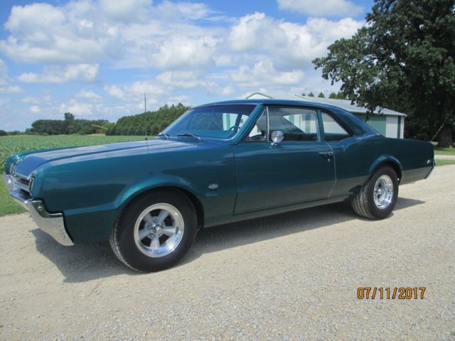 1966 Oldsmobile Cutlass F-85, 9388 actual miles 1966 Oldsmobile Cutlass