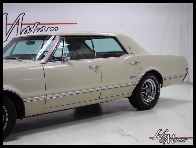 1966 Oldsmobile Cutlass Sedan - photo 3