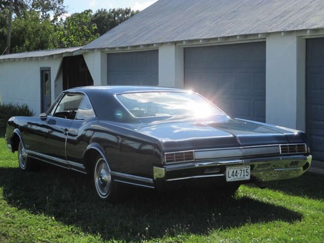 1966 OLDSMOBILE DELTA 88 HOLIDAY COUPE - NO RESERVE 1966 Oldsmobile Eighty-Eight Delta 88