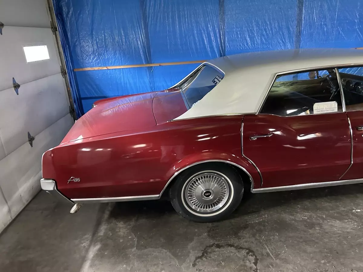 1966 Oldsmobile F-85 Sedan Red 4 door 2 tone 1966 Oldsmobile F-85 4 door 2 tone