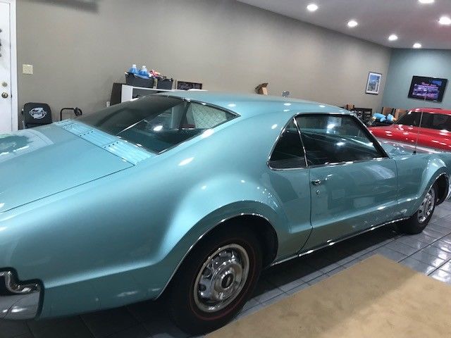 1966 Oldsmobile Toronado - photo 2