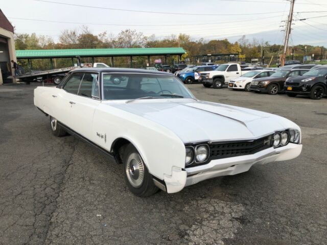 1966 Oldsmobile Ninety-Eight " Holiday " - photo 2