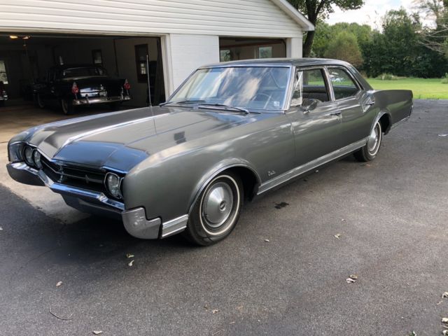 1966 Oldsmobile Rocket 88 - 425ci V8 Big Block, Power Steering, Brakes, and A/C 1966 Oldsmobile Eighty-Eight