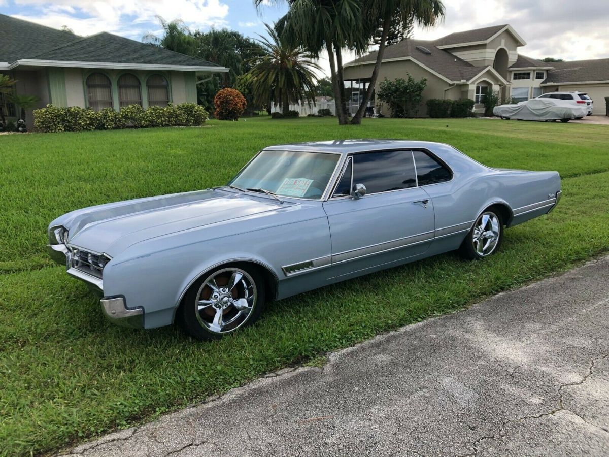1966 Oldsmobile Starfire Hardtop