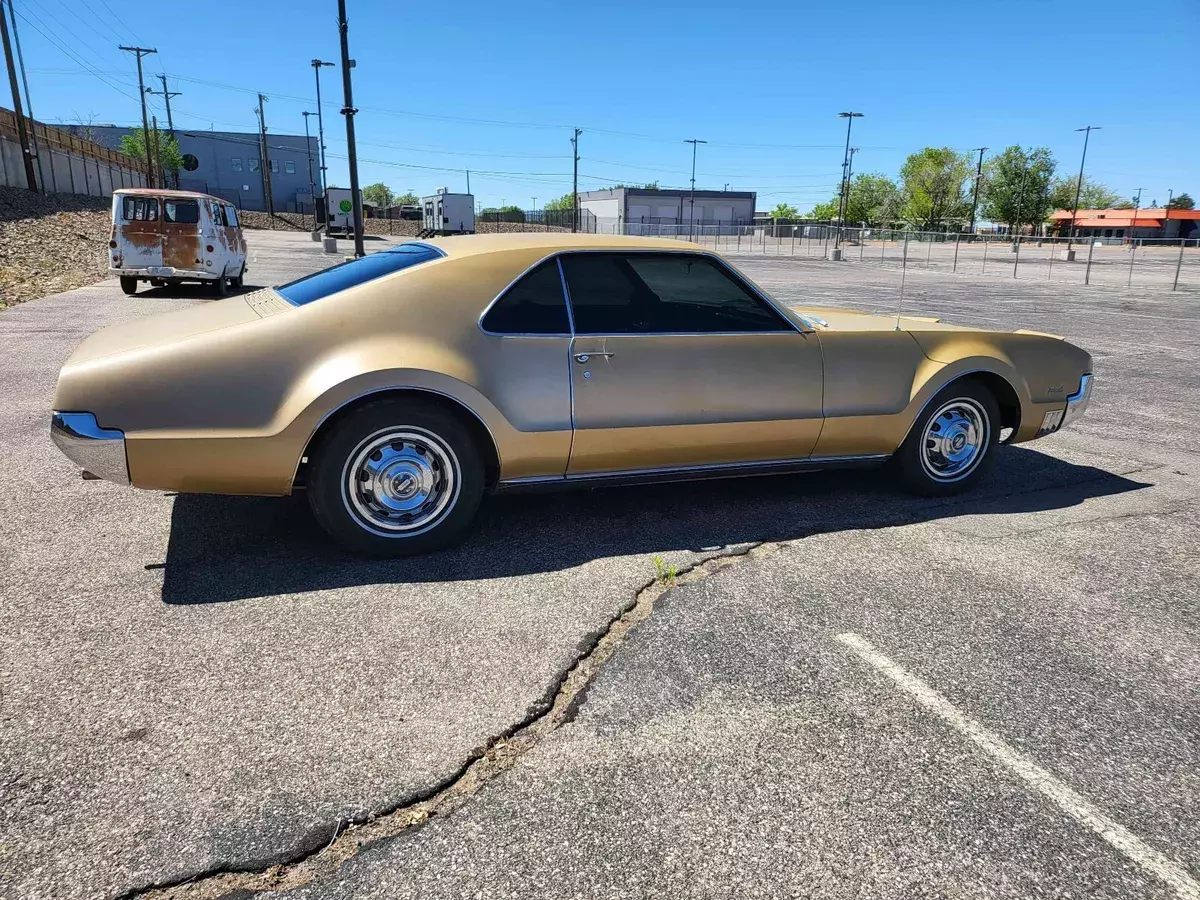 1966 Oldsmobile Toronado Coupe Brown deluxe 1966 Oldsmobile Toronado deluxe