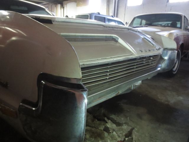 1966 Oldsmobile Toronado - photo 10