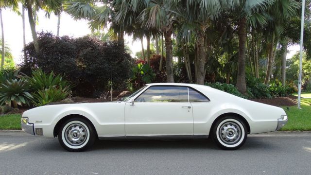 1966 OLDSMOBILE TORONADO DELUXE EDITION IN EXCELLENT CONDITION INSIDE AN OUT 1966 Oldsmobile Toronado FACTORY