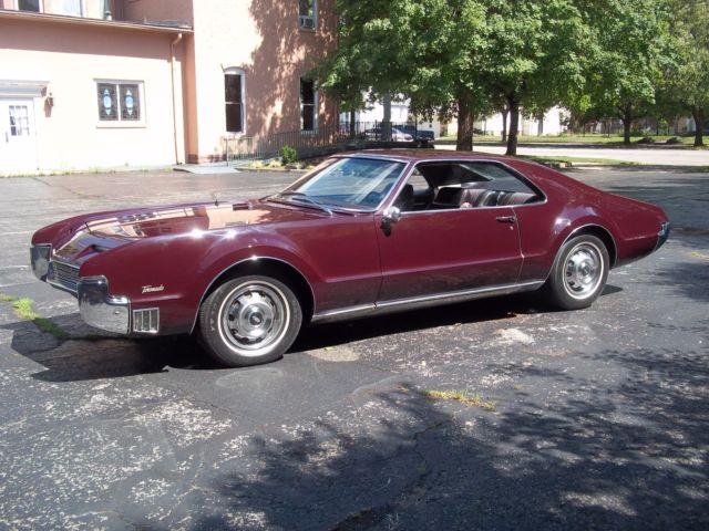 1966 Oldsmobile Toronado - photo 2