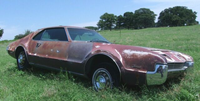 1966 Oldsmobile Toronado chrome
