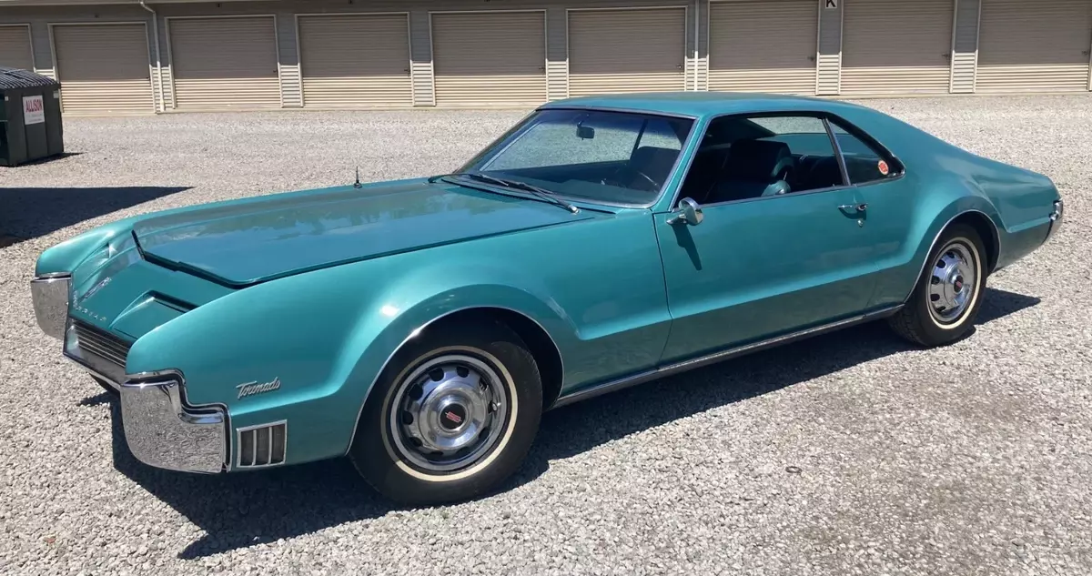 1966 OLDSMOBILE TORONADO, PARTS OR RESTORATION, MULTIPLE DEFICIENCIES, RUNNING 1966 Oldsmobile Toronado Base
