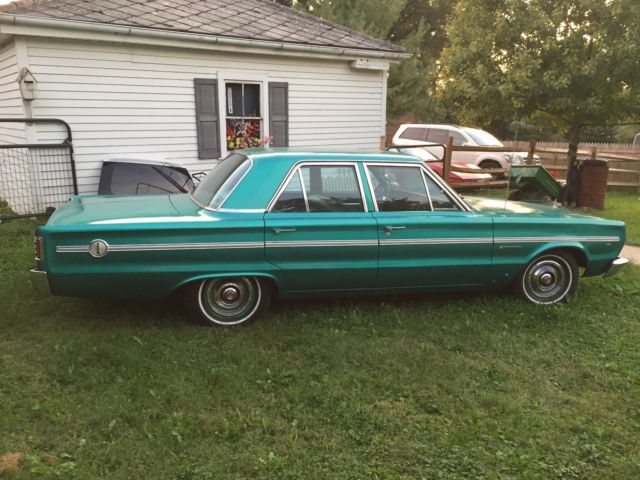 1966 Plymouth Belvedere II 4 door sedan - photo 2