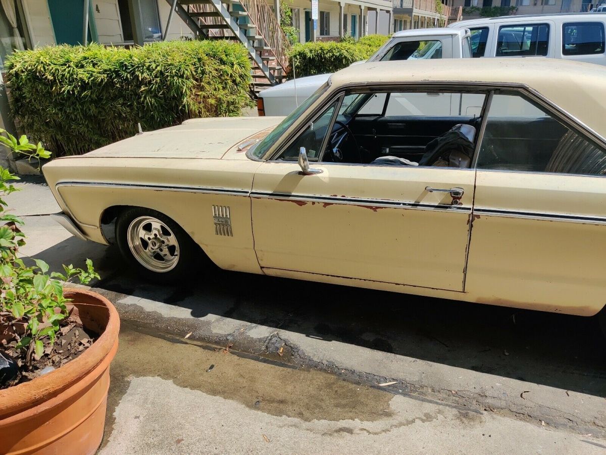 1966 Plymouth Fury 3