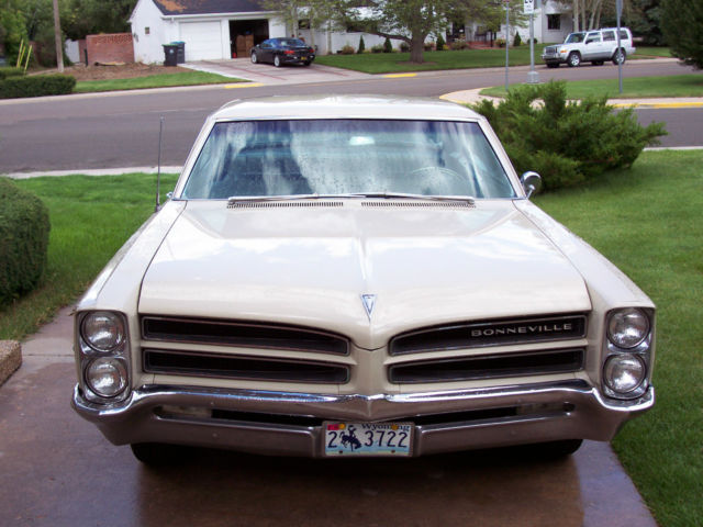 1966 Pontiac Bonneville hardtop 428 immaculate Show quality nice paint interior 1966 Pontiac Bonneville