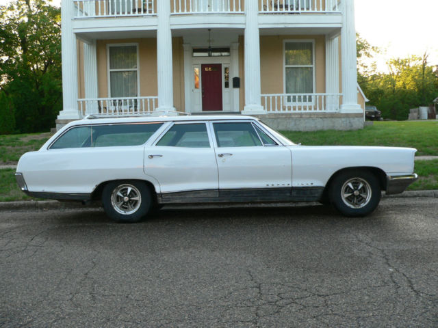 1966 PONTIAC BONNEVILLE SAFARI WAGON 4-Door 389 cu in 1966 Pontiac Bonneville