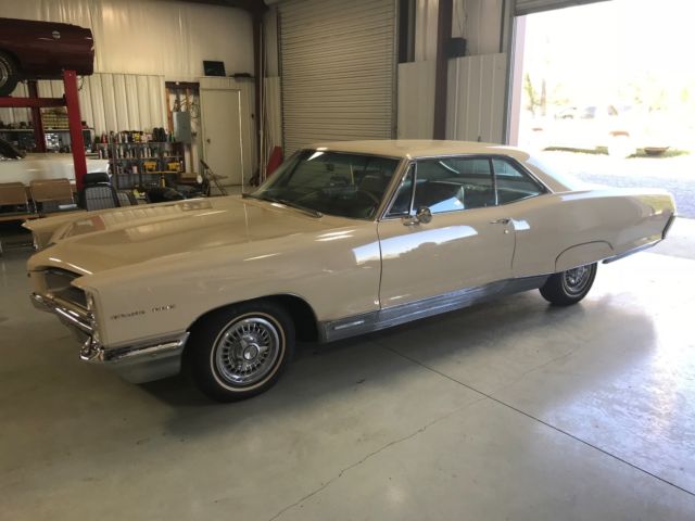 1966 Pontiac Grand Prix - photo 2
