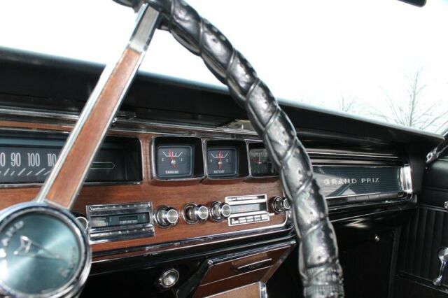 1966 Pontiac Grand Prix -389 CUBIC INCH-AUTOMATIC-WELL KEPT-ANTIQUE RARE V - photo 12