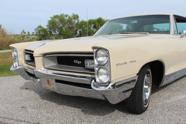 1966 Pontiac Grand Prix - photo 2