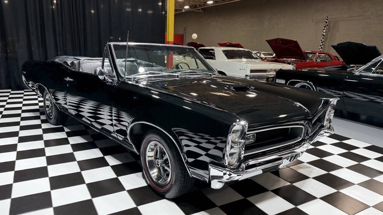 1966 Pontiac GTO 389cid 3x2bbl TRI POWER CONVERTIBLE AUTO REDLINES - photo 11