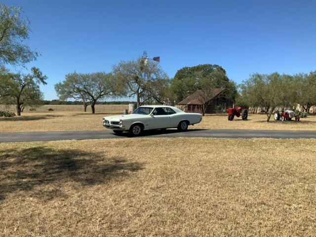 1966 Pontiac GTO 398 V8 with Tri-Power and 4-Speed - photo 11