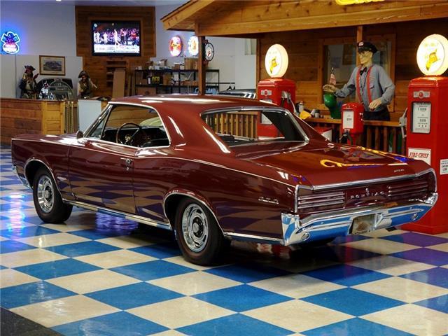 1966 Pontiac GTO Period Correct 389 cui / 4 speed manual - photo 4