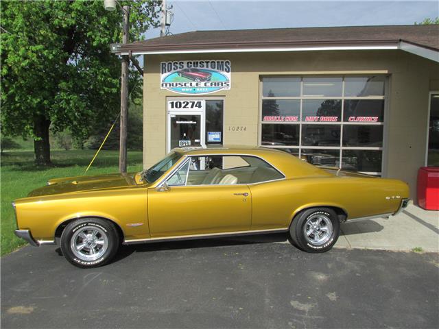 1966 Pontiac Le Mans --