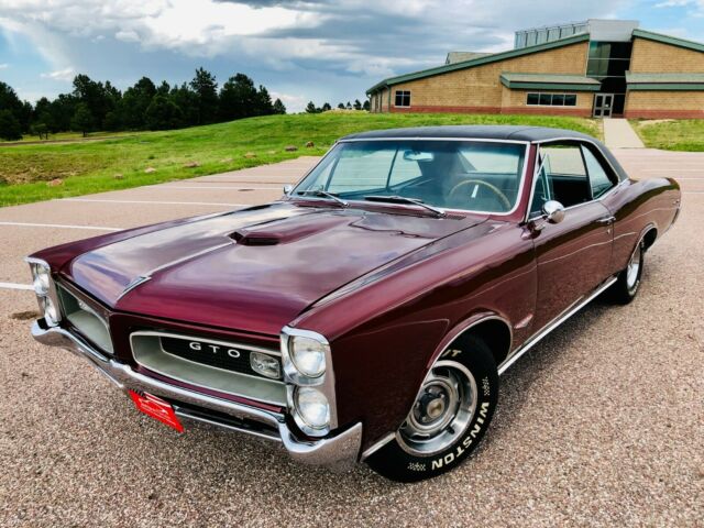 1966 Pontiac GTO Tri-Power