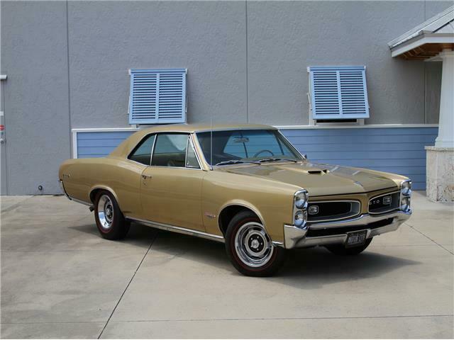 1966 Pontiac GTO - Stunning Restoration - Tri-Power - Beautiful Car 1966 Pontiac GTO --