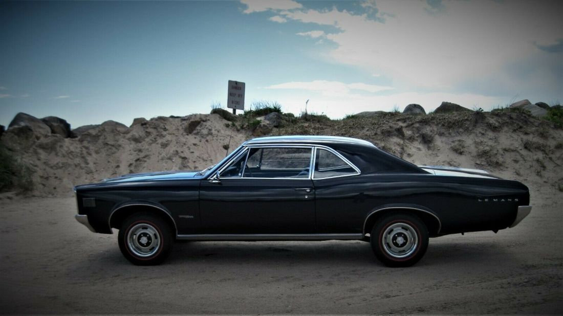 1966 Pontiac Le Mans Sports Coupe