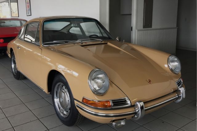 1966 Porsche 911 Sunroof Coupe 0 Sand Beige / 6607 Sunroof Coupe 6 Cylinder Manu 1966 Porsche 911 Sunroof Coupe