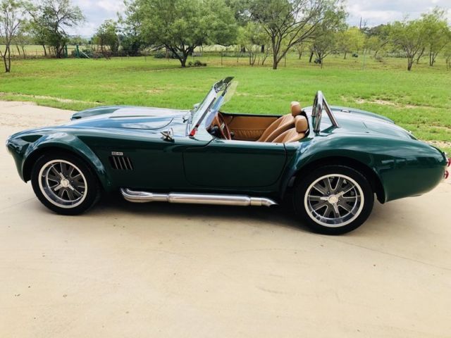 1966 Shelby Classic Roadster LTD 302 dual 4's 5 spd -- - photo 10