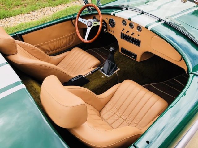 1966 Shelby Classic Roadster LTD 302 dual 4's 5 spd -- - photo 4