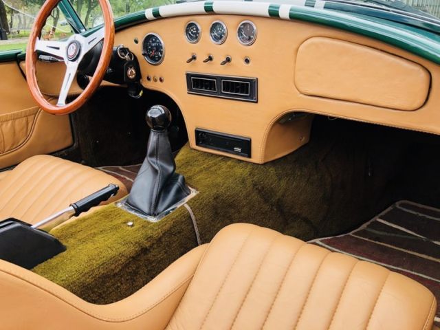 1966 Shelby Classic Roadster LTD 302 dual 4's 5 spd -- - photo 6