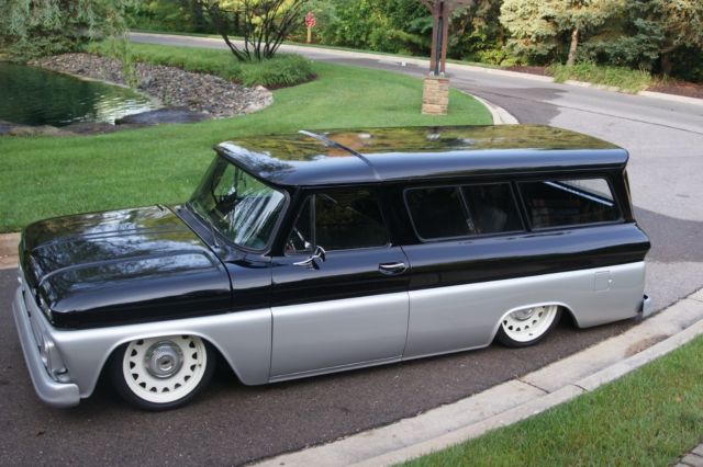 1966 Suburban / AIR RIDE / Custom 1966 GMC Suburban