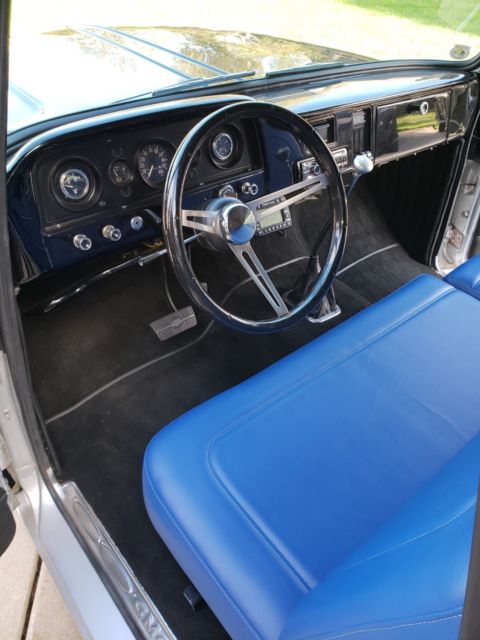 1966 GMC Suburban - photo 12