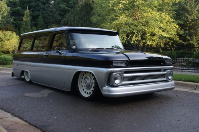 1966 GMC Suburban - photo 2