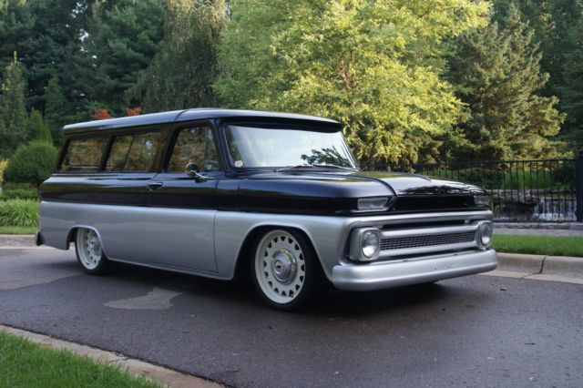 1966 GMC Suburban - photo 6