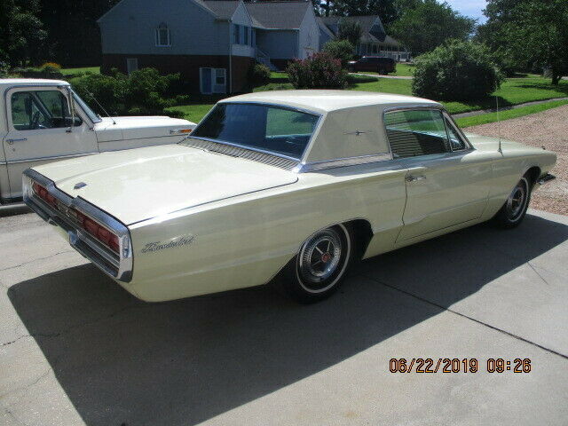 1966 Ford Thunderbird Town Coupe - photo 4