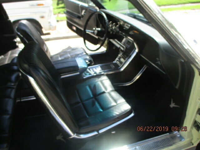 1966 Ford Thunderbird Town Coupe - photo 8